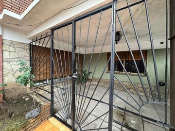 VENTA CASA EN PH  CON COCHERA EN MORON
