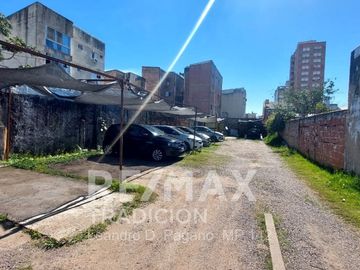 Local Comercial con terreno en Venta Macrocentro