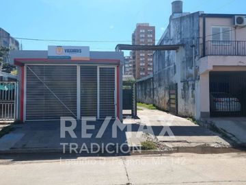 Local Comercial con terreno en Venta Macrocentro