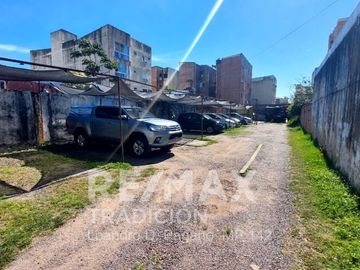 Local Comercial con terreno en Venta Macrocentro