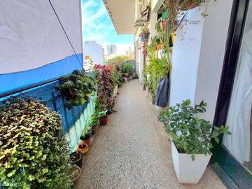 Depto 2 ambientes en Chacarita con balcón corrido