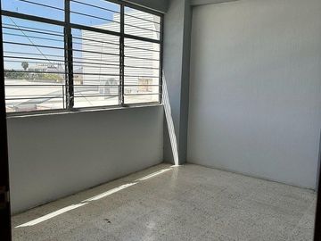 Oficinas en Lopez Mateos sur en Renta