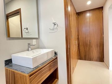 Paraisos del Tesoro Casa con hermosa vista en venta
