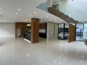 Paraisos del Tesoro Casa con hermosa vista en venta