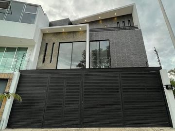 Paraisos del Tesoro Casa con hermosa vista en venta
