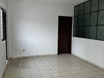 Oficinas  en dos plantas en Av. 5 de febrero