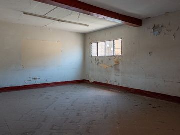 Edificio en venta frente a la rotonda de los hombres ilustres de Jalisco