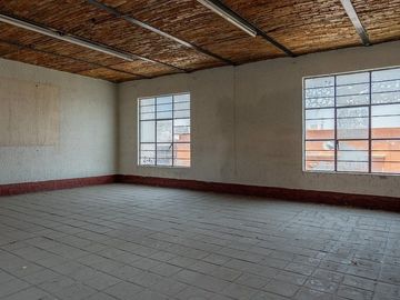 Edificio en venta frente a la rotonda de los hombres ilustres de Jalisco