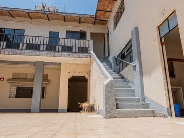 Edificio en venta frente a la rotonda de los hombres ilustres de Jalisco