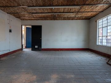 Edificio en venta frente a la rotonda de los hombres ilustres de Jalisco