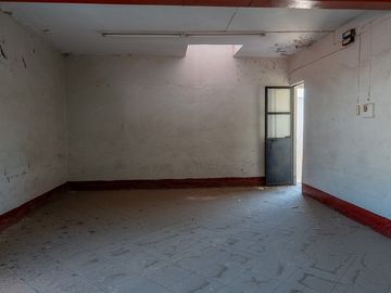 Edificio en venta frente a la rotonda de los hombres ilustres de Jalisco
