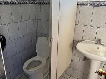 Se rentan oficinas en Plan de San Luis esquina Circunvalación