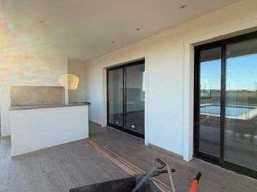 Casa en San Sebastián a Estrenar | en Venta Área 1 | Jardín con Pileta