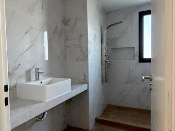Casa en San Sebastián a Estrenar | en Venta Área 1 | Jardín con Pileta