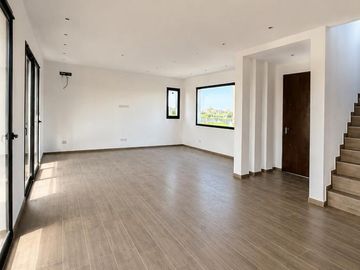 Casa en San Sebastián a Estrenar | en Venta Área 1 | Jardín con Pileta