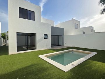 CASA EN VENTA EN PRIVADA RESIDENCIAL EN CHOLUL, MÉRIDA