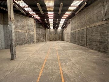 Renta Bodega Comercial en Santa Fe