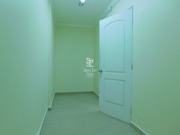 Amplio Local Comercial en arriendo
