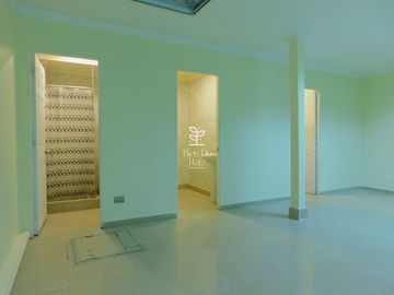 Amplio Local Comercial en arriendo