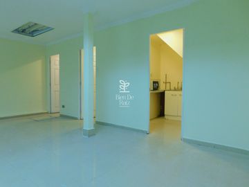 Amplio Local Comercial en arriendo