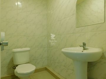 Amplio Local Comercial en arriendo