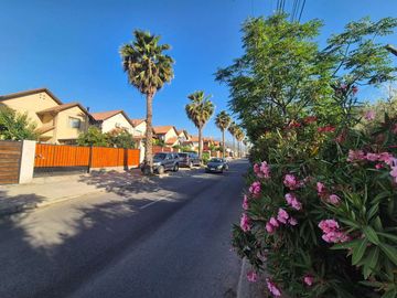 Casa en venta 3D y 1B. Lomas del Maipo condominio cerrado