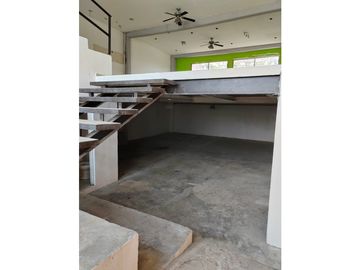 LOCAL Blvd. COLOSIO / DOMINOS Cancún