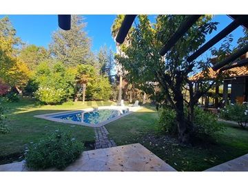 Casa Condominio 4 hab y piscina en  Buin