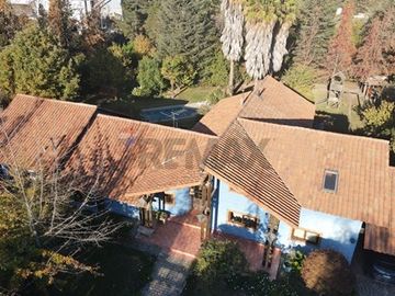 Parcela Urbana 4 hab y piscina en  Buin