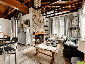 Linda y acogedora casa remodelada sector Alto las Condes