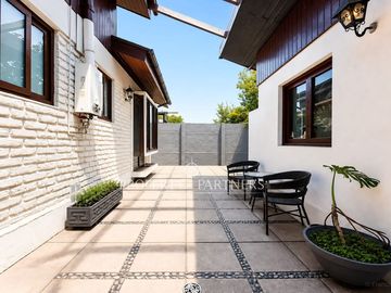 Linda y acogedora casa remodelada sector Alto las Condes