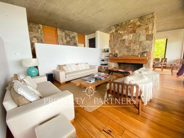 ARRIENDO POR DIA VERANO 2027 Espectacular casa con vista privilegiada en Condominio