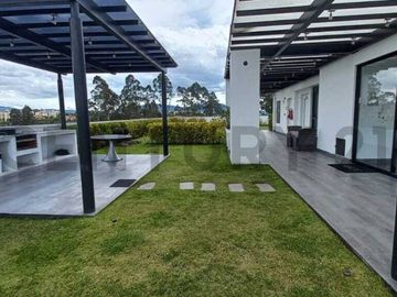 EN VENTA  DEPARTAMENTO MODERNO LOMAS DE MONTESERRIN