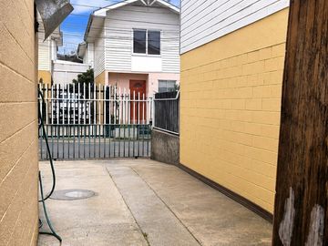 Venta de casa en condominio en barrio residencial de Belloto Norte. 98 M$.