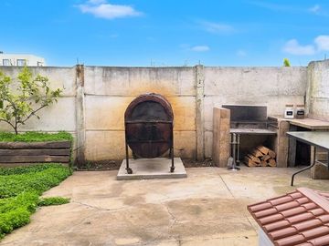 Venta de casa en condominio en barrio residencial de Belloto Norte. 98 M$.
