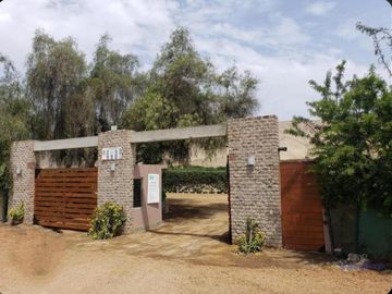 SE VENDE TERRENO  CON MUY BUENA UBICACION EN EL CONDOMINIO LOS DAMASCOS