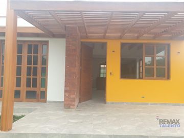 SE VENDE TERRENO  CON MUY BUENA UBICACION EN EL CONDOMINIO LOS DAMASCOS