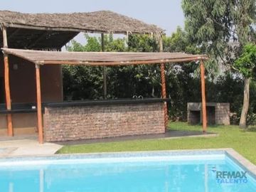 SE VENDE TERRENO  CON MUY BUENA UBICACION EN EL CONDOMINIO LOS DAMASCOS