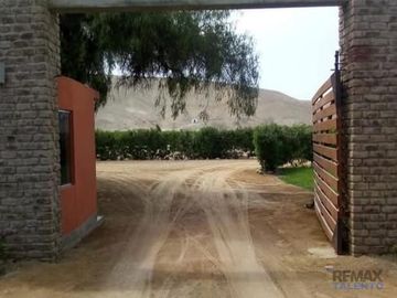 SE VENDE TERRENO  CON MUY BUENA UBICACION EN EL CONDOMINIO LOS DAMASCOS