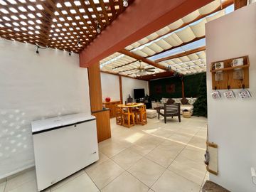 IRA VENDO CASA 240M2, 3 HABITACIONES  EN SECTOR CONOCOTO