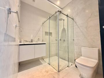 IRA Venta Suite Cumbaya Santa Lucia  61m2 mas Terraza.