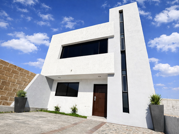 Casa en venta en privada en zona  sur