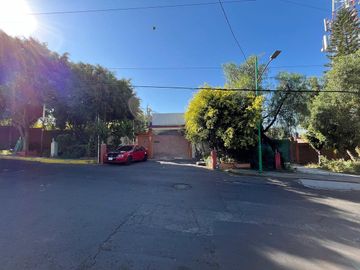 Terreno en venta, uso comercial con construcción