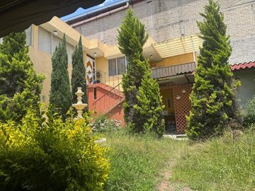 Terreno en venta, uso comercial con construcción