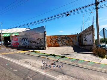 Renta de Bodega Comercial en esquina sobre Blvd Valsequillo, San Fco Tot