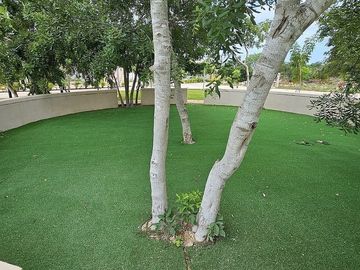 Casa en venta en Cholul con alberca y recámara en planta baja — Privada Plenum
