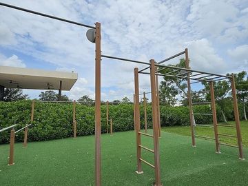 Casa en venta en Cholul con alberca y recámara en planta baja — Privada Plenum