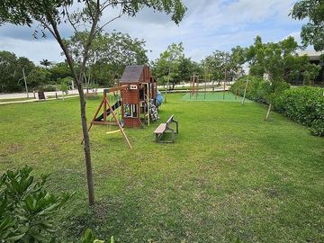 Casa en venta en Cholul con alberca y recámara en planta baja — Privada Plenum
