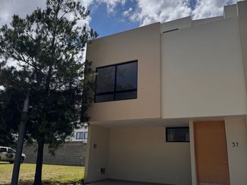 Casa en venta en Solares