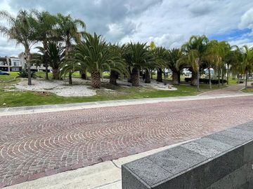 CASA VENTA JURIQUILLA con Alberca y Sotano